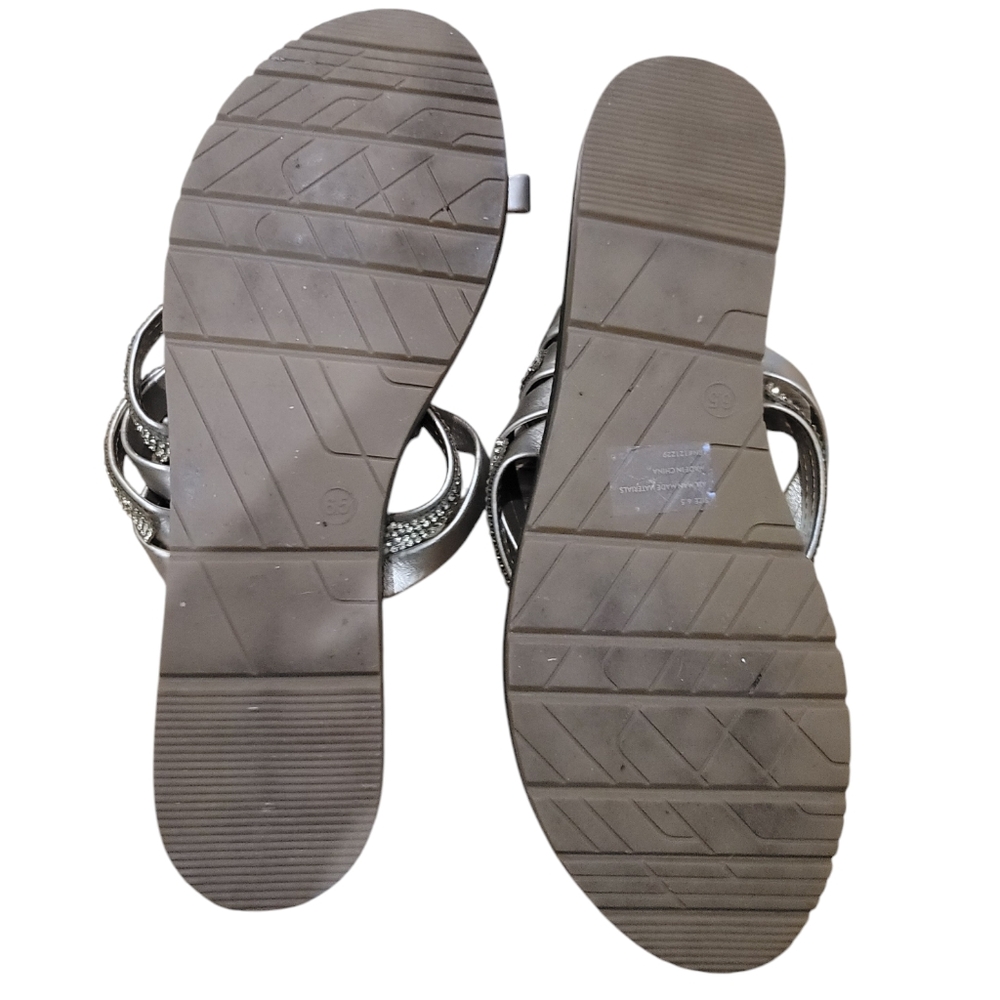 VIA ROSA - Gold Sandals - Size 6.5 - Picture 3 of 3